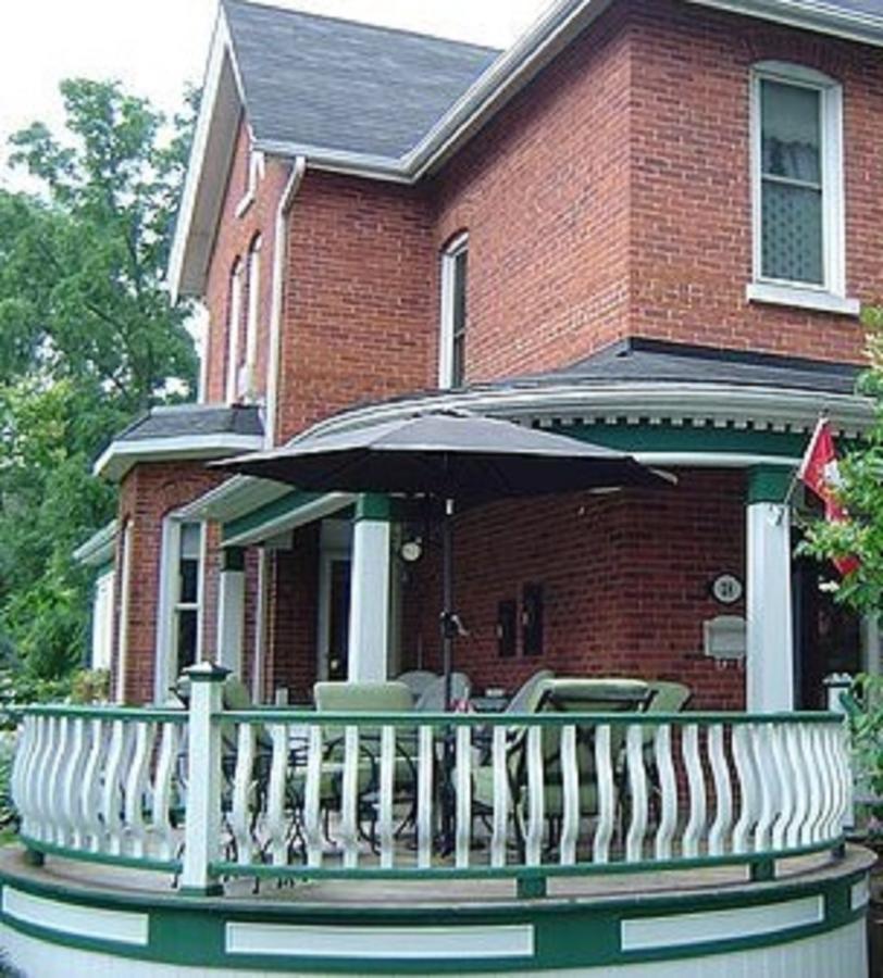 Clydesdale House Bed and Breakfast Barrie Esterno foto